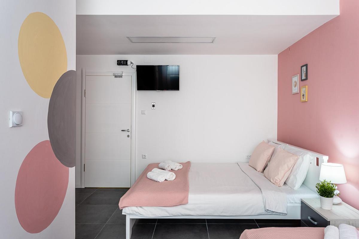 Kostovski Rooms-Near E75 To Greece Велес Экстерьер фото