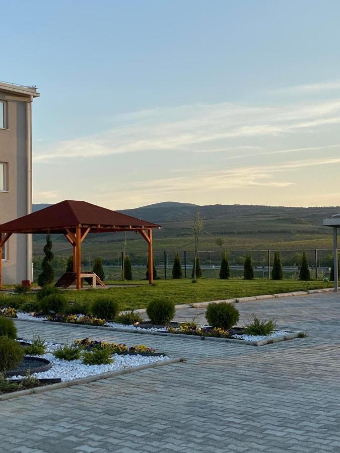 Kostovski Rooms-Near E75 To Greece Велес Экстерьер фото