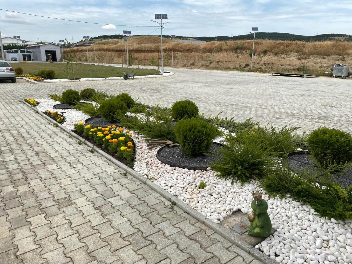 Kostovski Rooms-Near E75 To Greece Велес Экстерьер фото